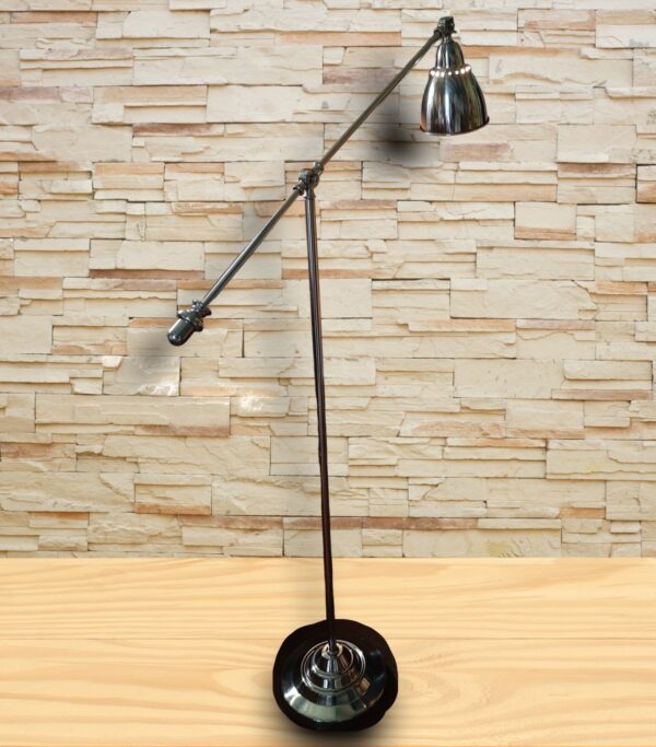Afbeelding van WhatsApp op 2024-07-04 om 15.15-Photoroom (1) Chroom vloer lamp