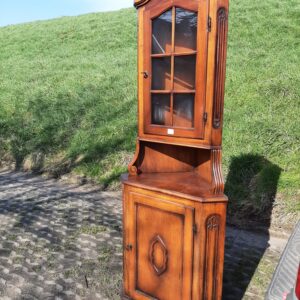 Afbeelding van WhatsApp op 2024-07-31 om 17.14.15_ee8a66da hoek vitrine repro