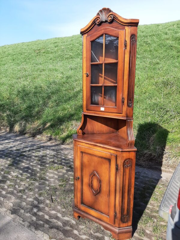 Afbeelding van WhatsApp op 2024-07-31 om 17.14.15_ee8a66da hoek vitrine repro