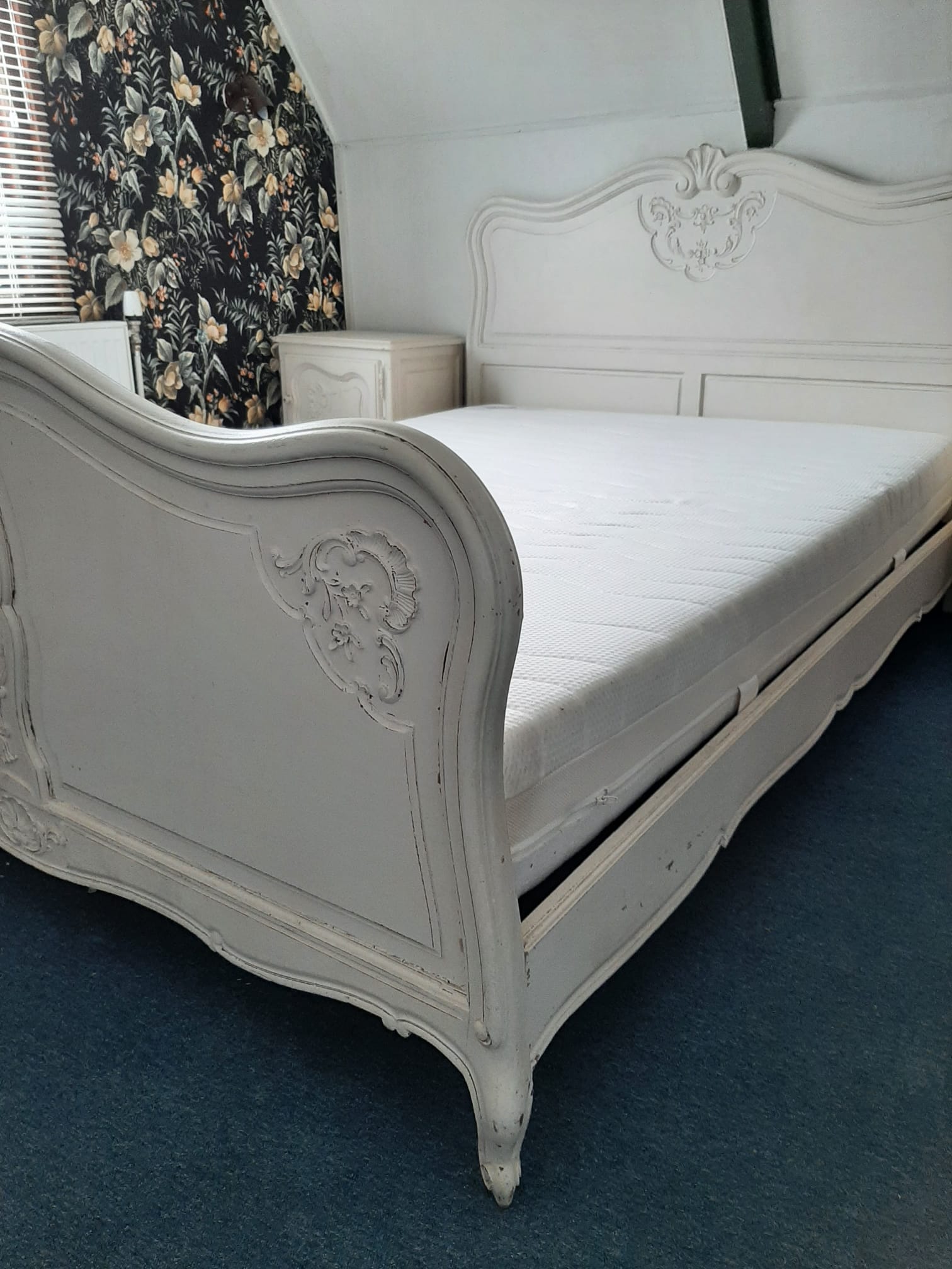 2pers bed met 2 bed kastjes - Afbeelding 3