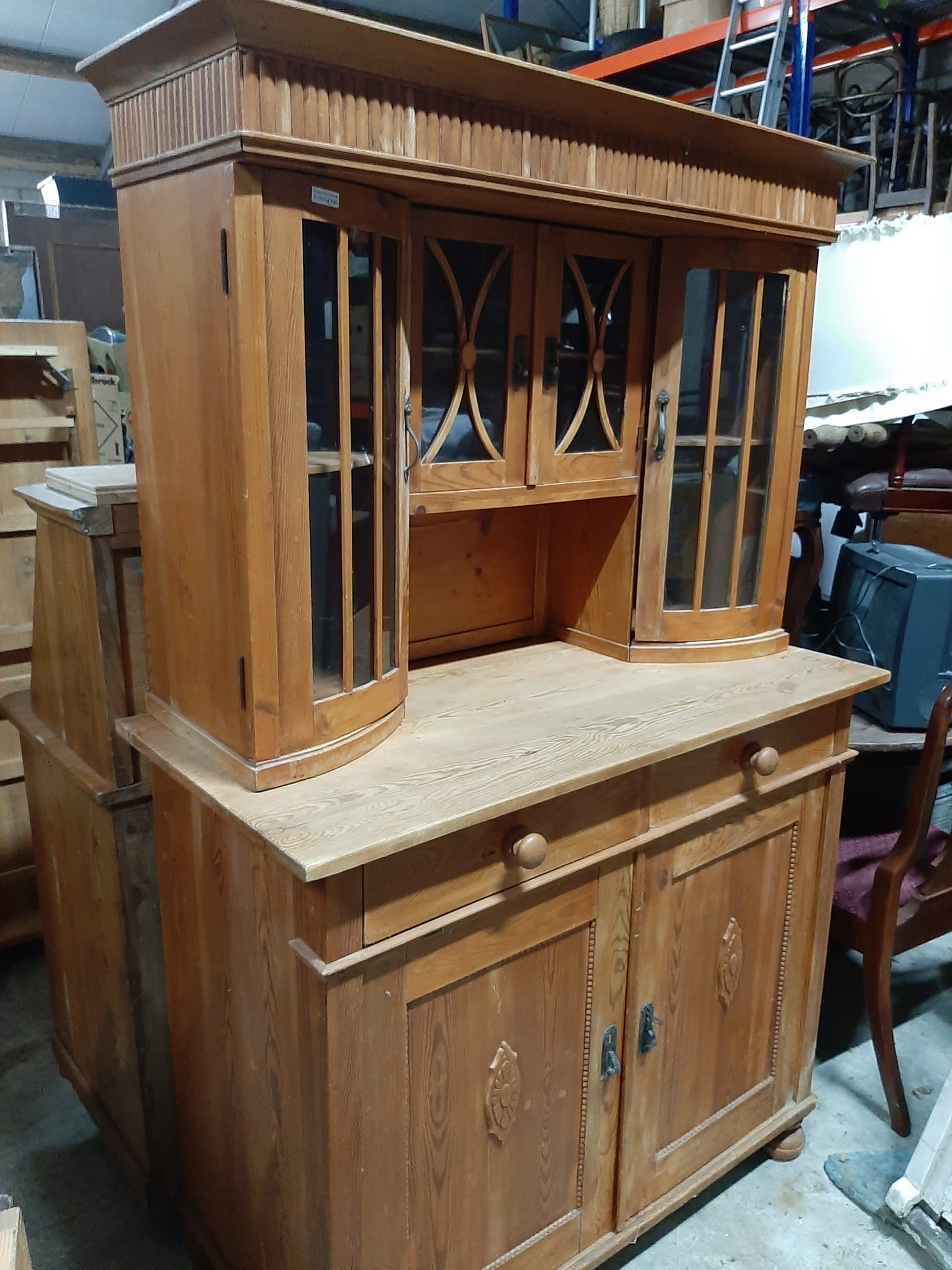 Grenen buffet  kast ronde glas deurtjes, - Afbeelding 2
