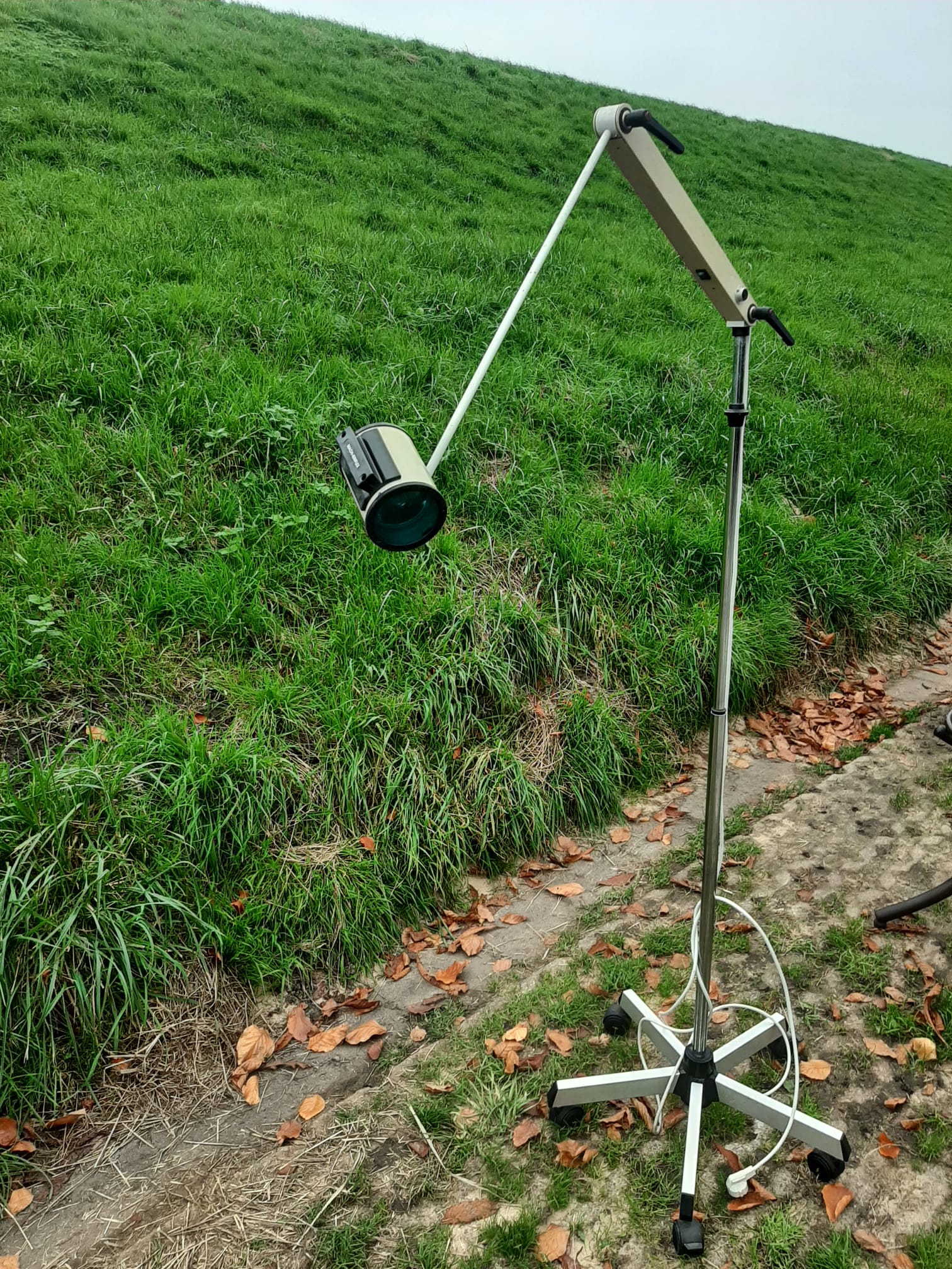 Onderzoek lamp verrijdbaar - Afbeelding 2